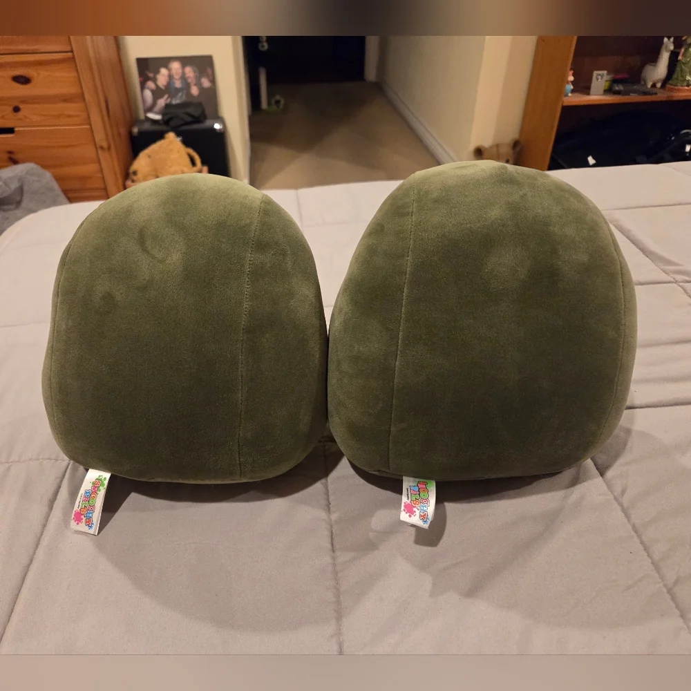 SET OF TWO - PLUSH ADORABLE AVOCADO HALVES (BOTH WITH THE SEED IN THEIR TUMMY) - Picture 2 of 11